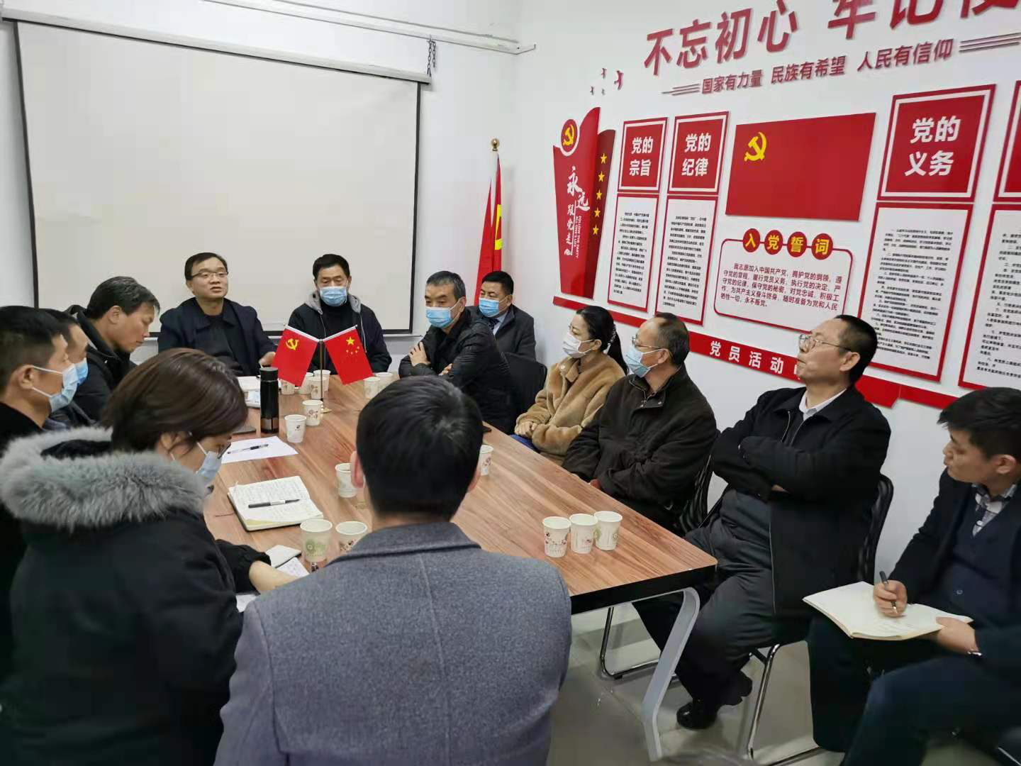 區(qū)領(lǐng)導親臨基層  檢查指導裝修工作